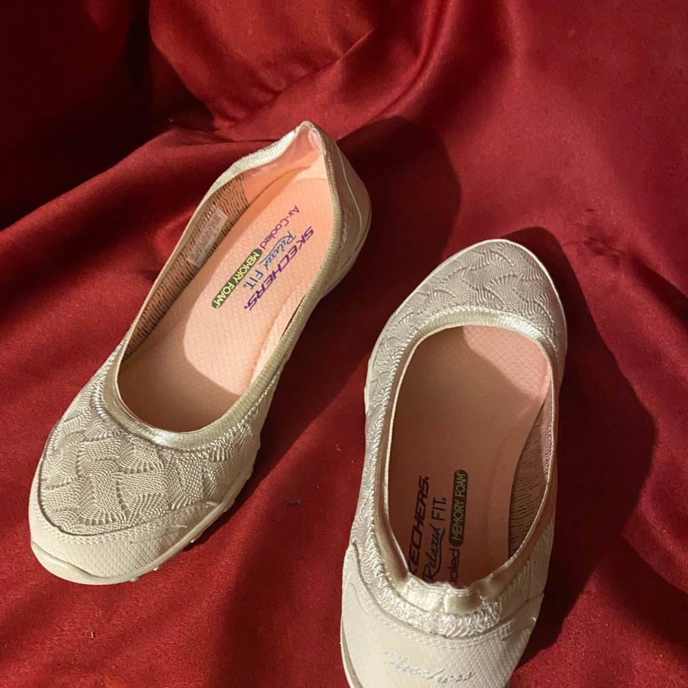 Skechers Relax Fit. Size 6.5